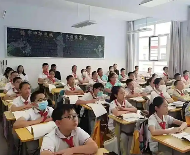 每个班级的师资力量相对均衡从根本上消除教育马太效应 每个班级的师资力量相对均衡从根本上消除教育马太效应